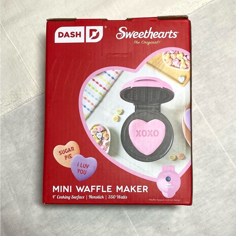 Dash Sweethearts Mini Waffle Maker | Win their heart with mini waffles - Picture 3 of 11